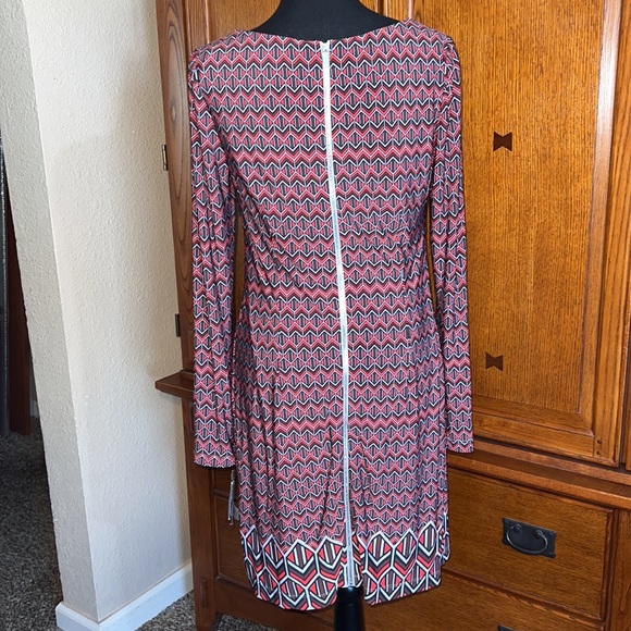 Vince Camuto Geometric Design Long Sleeve Dress - Picture 2 of 3